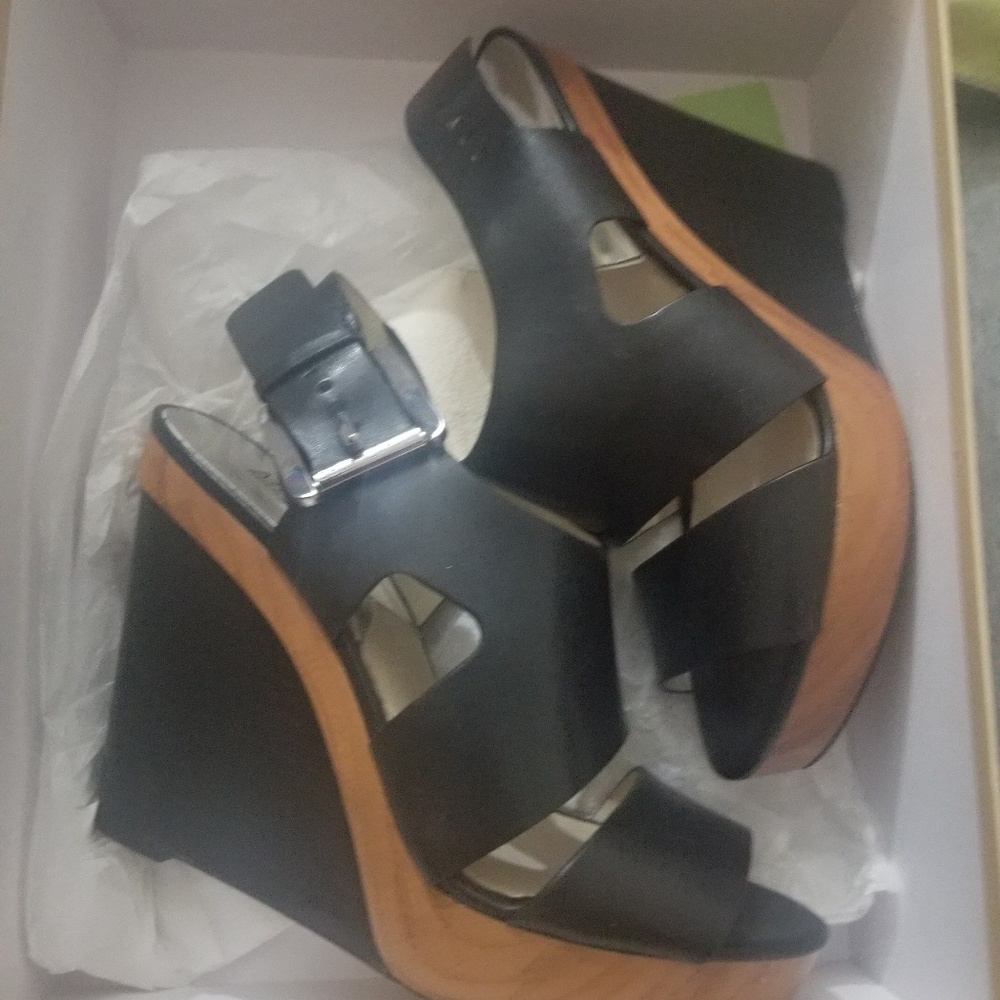 Michael Kors Wedge - Picture 2 of 3